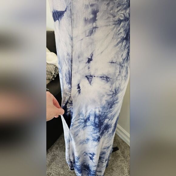 Nwt blue white tie dye maxi dress - Picture 4 of 5